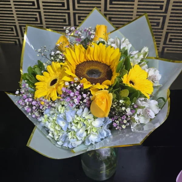 Ramo de Rosas, Gerberas y Girasol