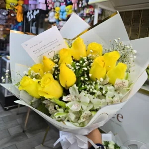 Ramo Clásico de Rosas Amarillas y Astromelias